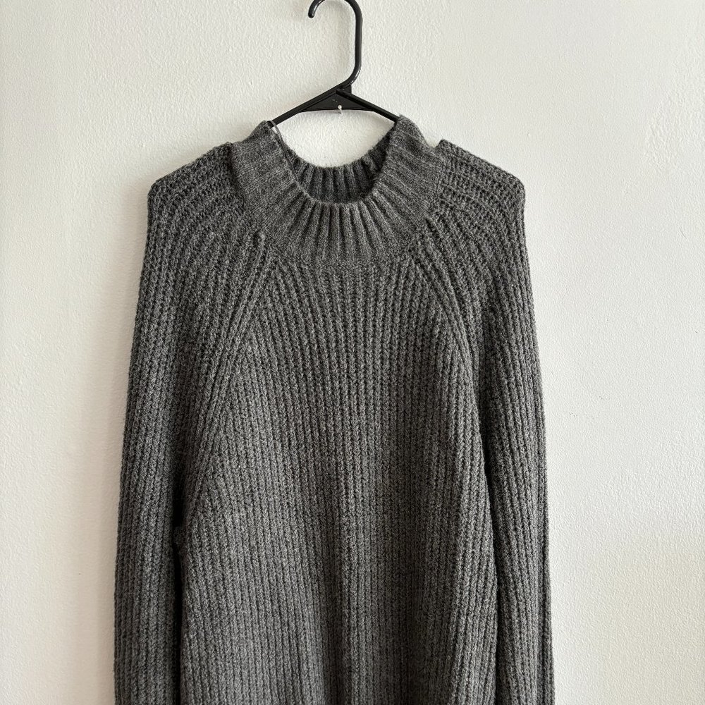 Universal Threads Grey Tunic Sweater